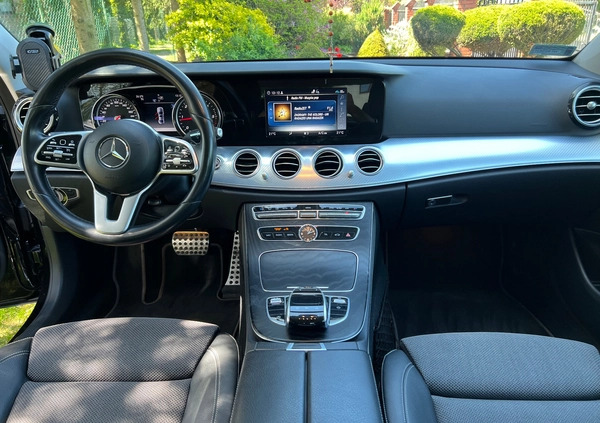 Mercedes-Benz Klasa E cena 159900 przebieg: 65000, rok produkcji 2019 z Warszawa małe 121